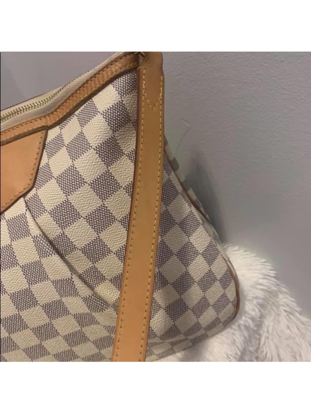 Louis Vuitton Authentic Siracusa MM